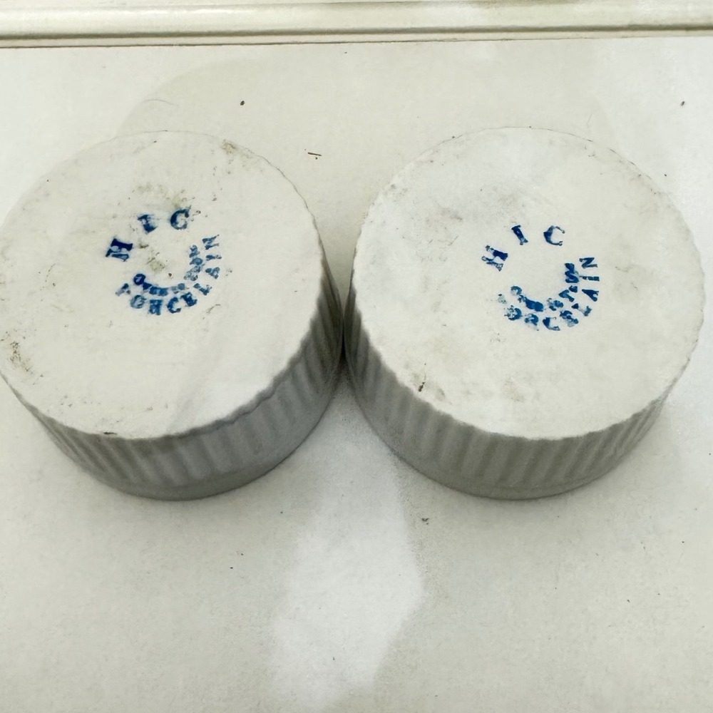 HIC‎ Harold Import Co Porcelain Ramekins Set of 2 Fluted Souffle Dishes 3.5in
